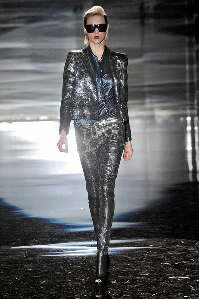 Look 49